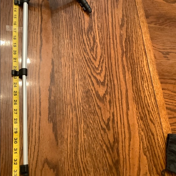 Used Vivitar tripod with bag - Picture 3 of 3